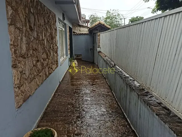 Casa com 300m² 3 quartos e 2 banheiros, à venda, no bairro Pedregulho em Guaratinguetá