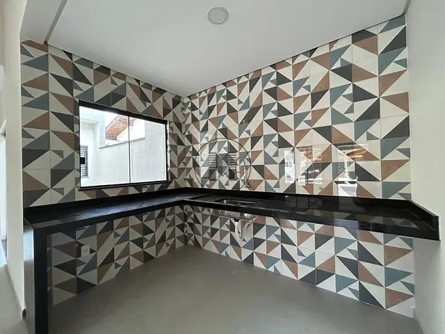 Casa 2 quartos e 2 banheiros, à venda, no bairro Vila dos Comerciários 2 em Taubaté