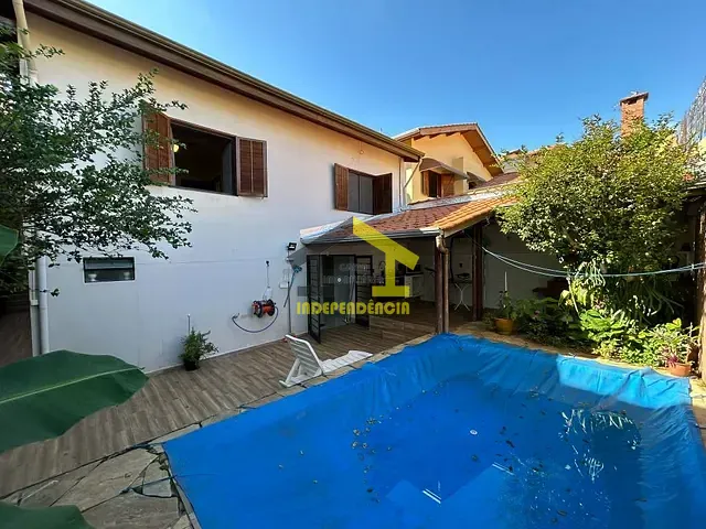 Casa com 250m² 3 quartos e 4 banheiros, à venda, no bairro Vila Cruzeiro em Itatiba