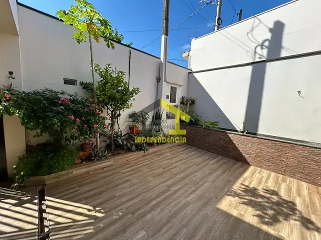 Casa com 250m² 3 quartos e 4 banheiros, à venda, no bairro Vila Cruzeiro em Itatiba