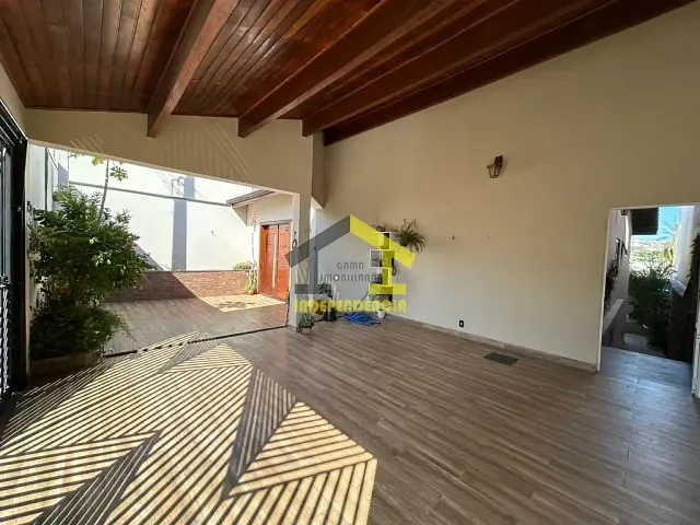 Casa com 250m² 3 quartos e 4 banheiros, à venda, no bairro Vila Cruzeiro em Itatiba