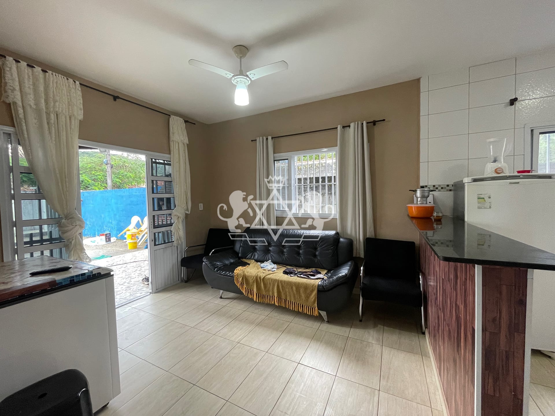 Casa à venda com 2 quartos, 90m² - Foto 9