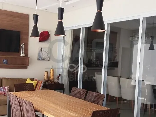 Casa com 498m² 3 quartos e 5 banheiros, à venda, no bairro Vargeão em Jaguariúna