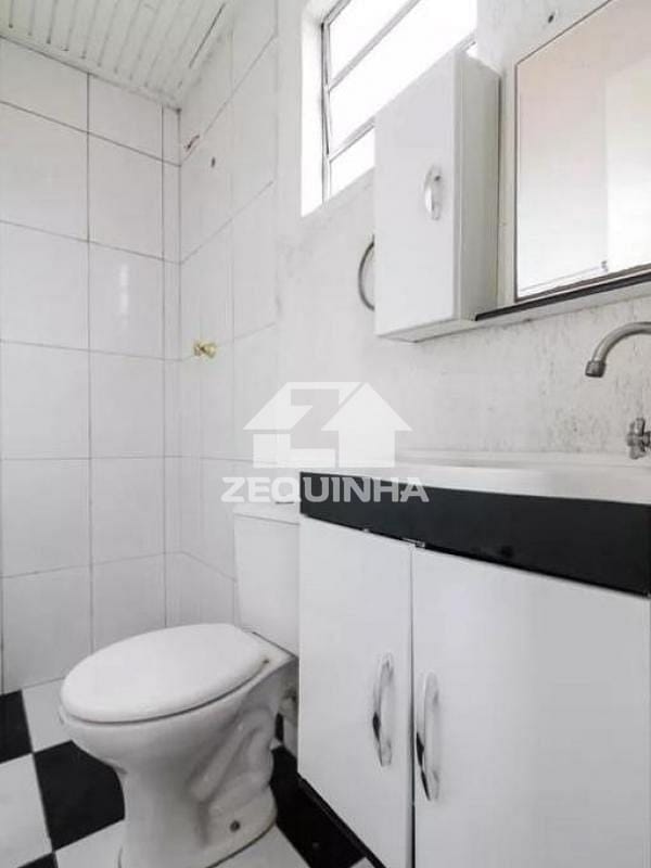 Casa para alugar com 2 quartos, 60m² - Foto 13
