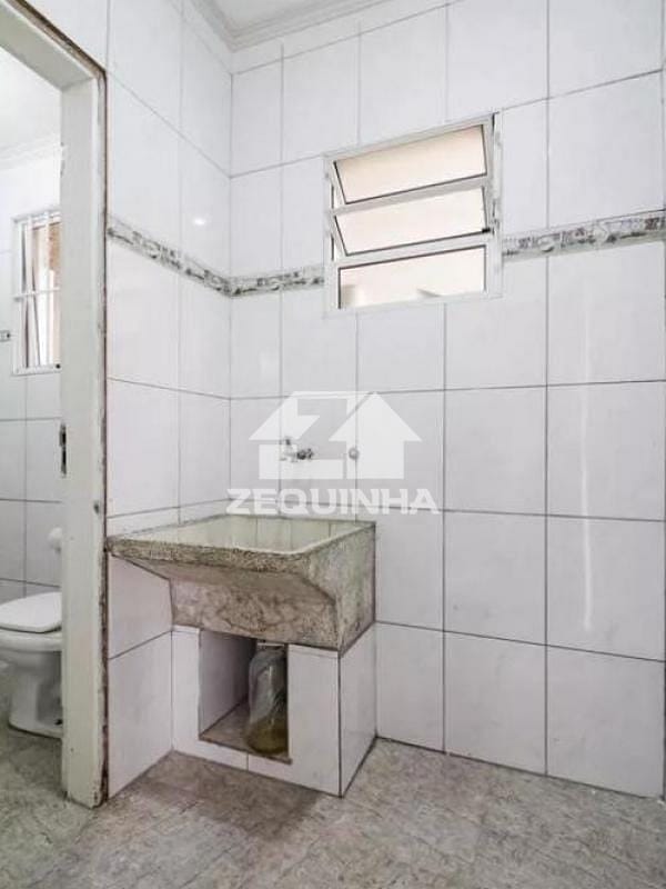 Casa para alugar com 2 quartos, 60m² - Foto 22
