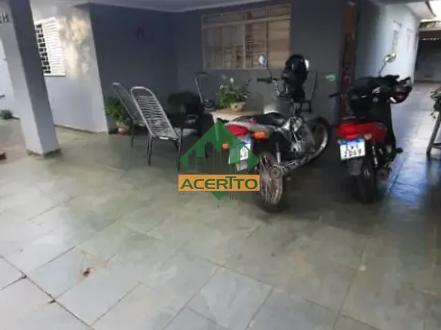 Casa com 300m² 3 quartos e 3 banheiros, à venda, no bairro Icaray em Araçatuba