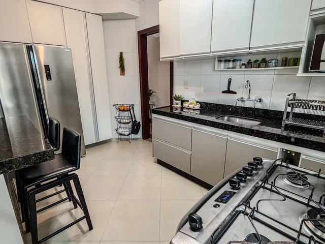 Casa com 215m² 4 quartos e 3 banheiros, à venda, no bairro Jardim Vitória em Macaé