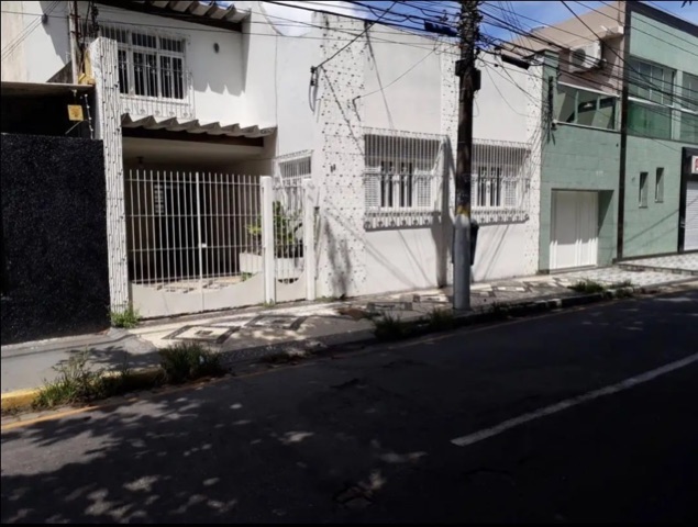 Casa com 250m² 4 quartos e 3 banheiros, à venda, no bairro Centro em Campos dos Goytacazes