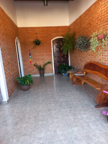 Casa com 288m² 3 quartos e 2 banheiros, à venda, no bairro Crispim em Pindamonhangaba
