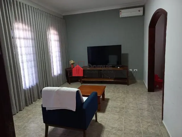 Casa com 288m² 3 quartos e 2 banheiros, à venda, no bairro Crispim em Pindamonhangaba