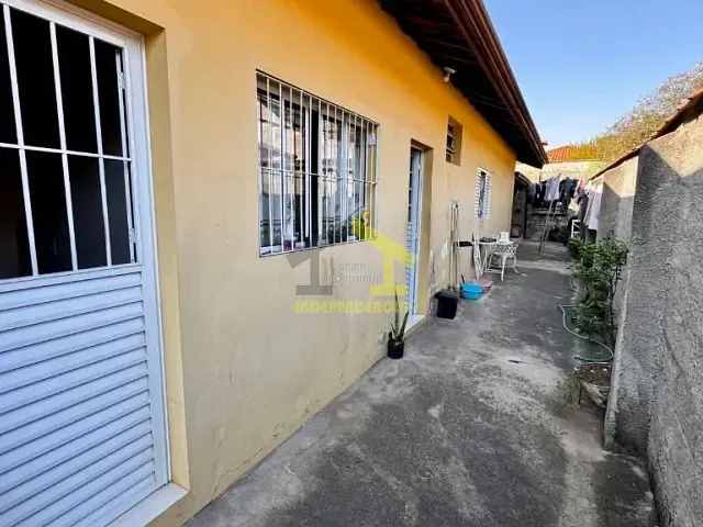 Casa com 125m² 3 quartos e 2 banheiros, à venda, no bairro Vila Santa Terezinha em Itatiba