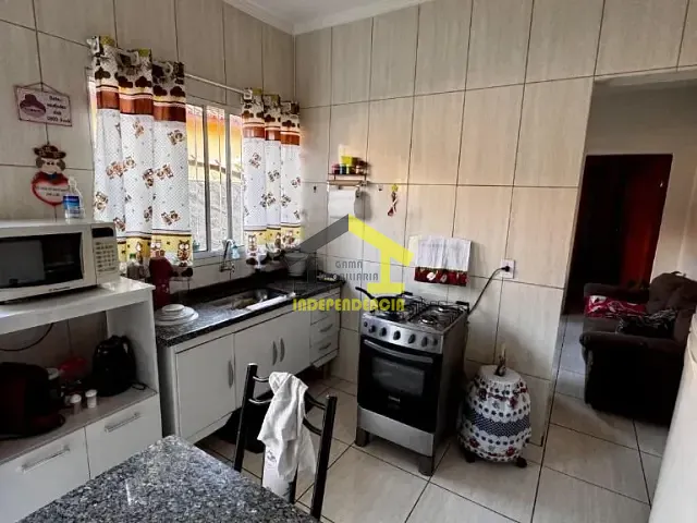 Casa com 125m² 3 quartos e 2 banheiros, à venda, no bairro Vila Santa Terezinha em Itatiba