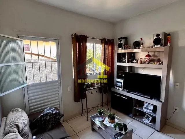 Casa com 125m² 3 quartos e 2 banheiros, à venda, no bairro Vila Santa Terezinha em Itatiba