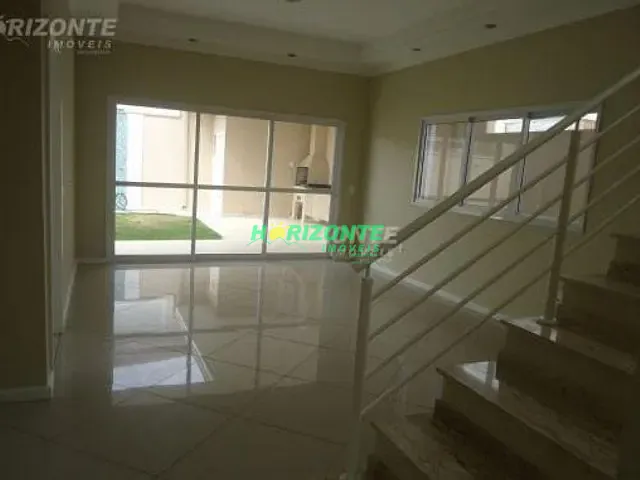 Casa com 282m² 4 quartos e 3 banheiros, para alugar, no bairro Urbanova em São José dos Campos