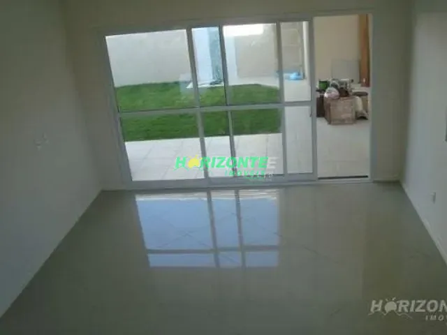 Casa com 282m² 4 quartos e 3 banheiros, para alugar, no bairro Urbanova em São José dos Campos