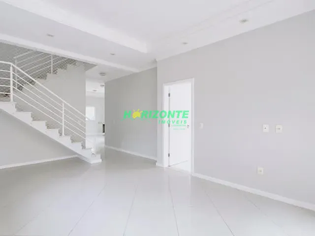 Casa com 282m² 4 quartos e 3 banheiros, para alugar, no bairro Urbanova em São José dos Campos