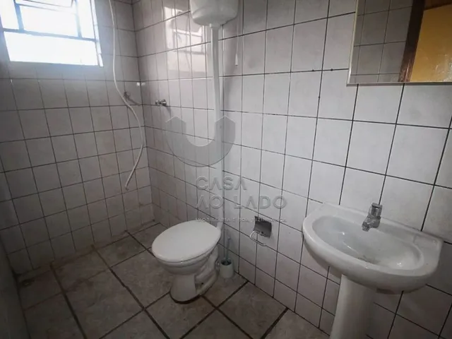 Casa 2 quartos e 1 banheiro, para alugar, no bairro Bairro Alto em Curitiba