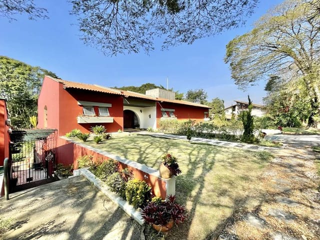 Casa com 2604m² 6 quartos e 8 banheiros, à venda, no bairro Jardim Mediterrâneo em Cotia