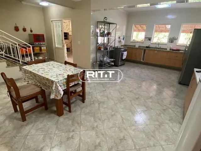 Casa com 1368m² 3 quartos e 3 banheiros, à venda, no bairro Loteamento Caminhos de São Conrado (Sousas) em Campinas