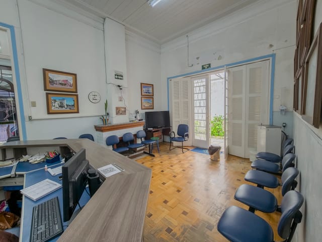 Casa 4 quartos e 3 banheiros, à venda, no bairro Centro em Pelotas