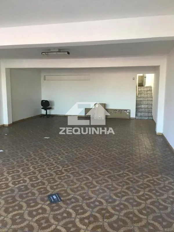 Casa, 3 quartos, 243 m² - Foto 1