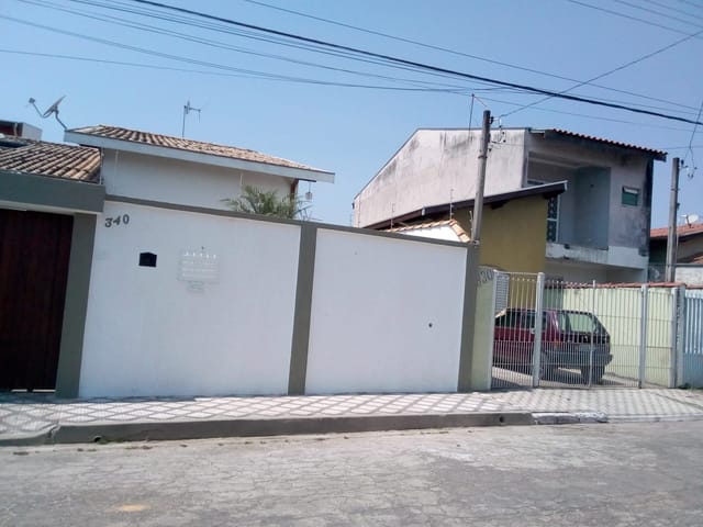 Casa com 250m² 3 quartos e 1 banheiro, à venda, no bairro Village Tremembé em Tremembé