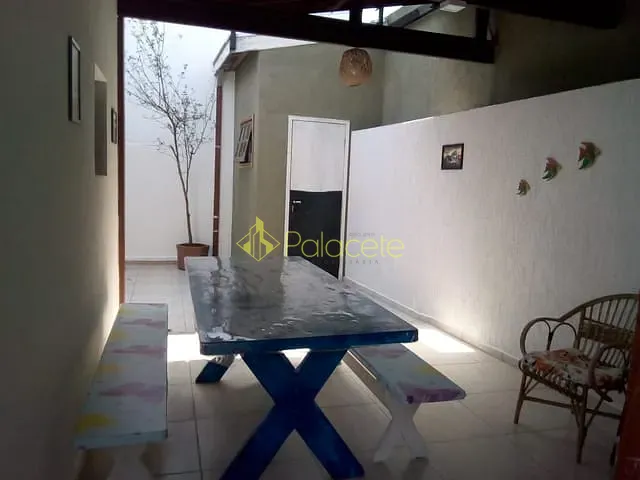 Casa com 250m² 3 quartos e 1 banheiro, à venda, no bairro Village Tremembé em Tremembé