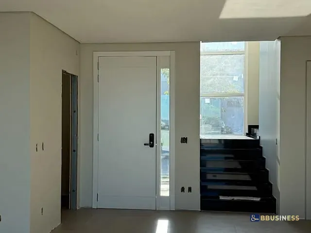 Casa 3 quartos e 4 banheiros, à venda, no bairro Interlagos em Caxias do Sul
