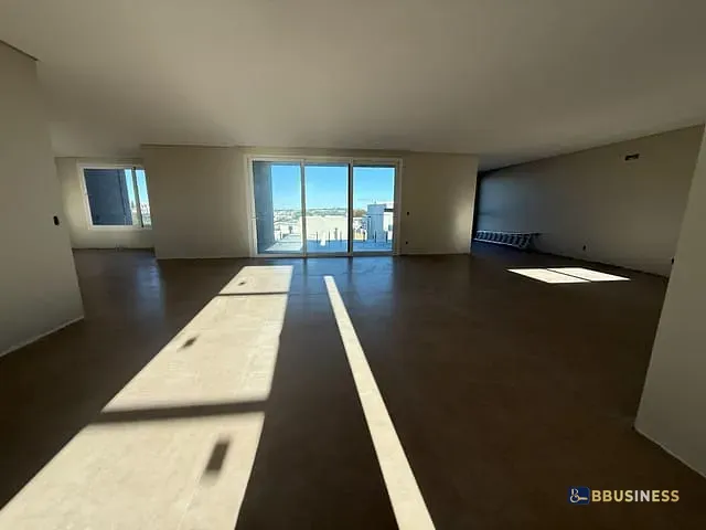 Casa 3 quartos e 4 banheiros, à venda, no bairro Interlagos em Caxias do Sul
