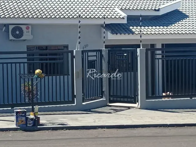 Casa com 320m² 3 quartos e 2 banheiros, à venda, no bairro Jardim Santo Antônio em Arapongas