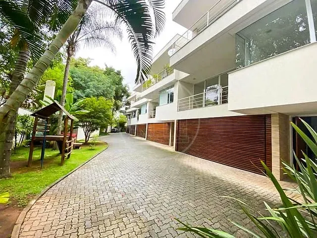 Casa com 600m² 4 quartos e 2 banheiros, à venda ou para alugar, no bairro Brooklin em São Paulo