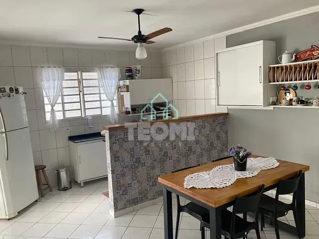 Casa 2 quartos e 2 banheiros, à venda, no bairro Jardim Ana Rosa em Taubaté