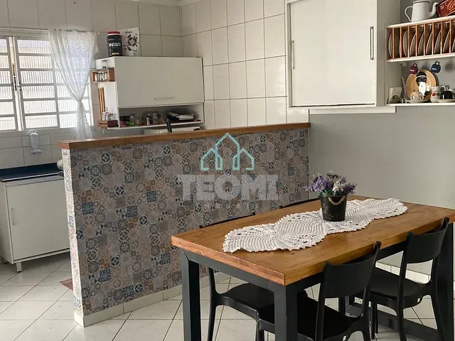 Casa 2 quartos e 2 banheiros, à venda, no bairro Jardim Ana Rosa em Taubaté