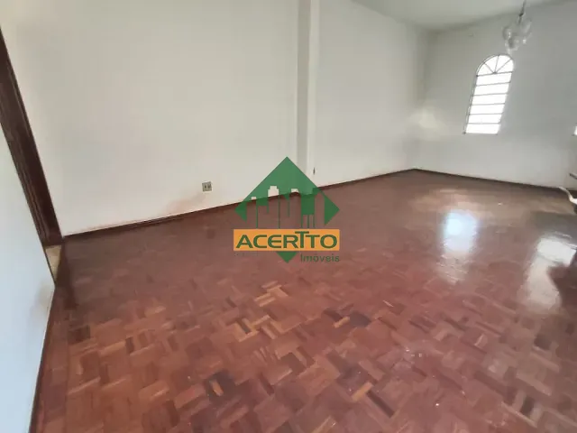 Casa com 457m² 3 quartos e 2 banheiros, à venda, no bairro São Joaquim em Araçatuba