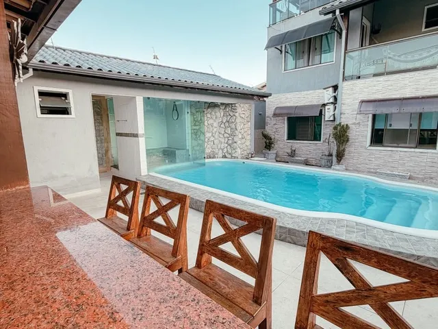 Casa 4 quartos e 7 banheiros, para alugar, no bairro Lagoa em Macaé