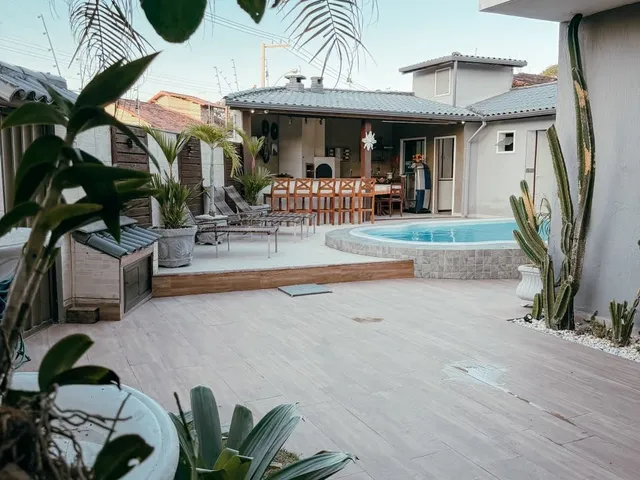Casa 4 quartos e 7 banheiros, para alugar, no bairro Lagoa em Macaé