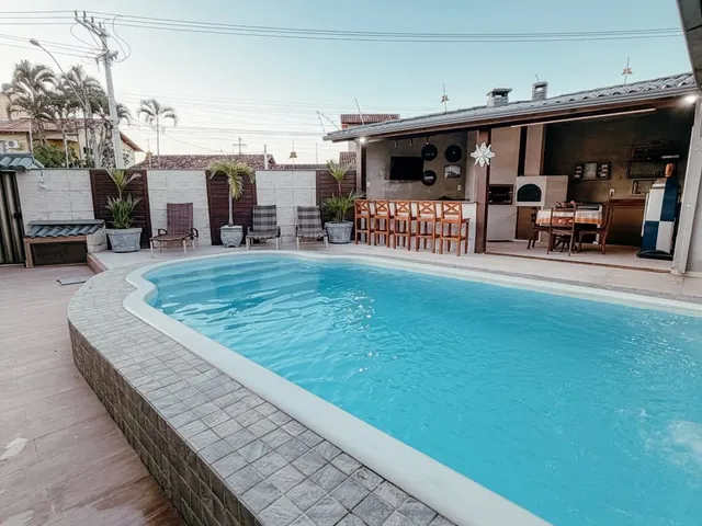 Casa 4 quartos e 7 banheiros, para alugar, no bairro Lagoa em Macaé