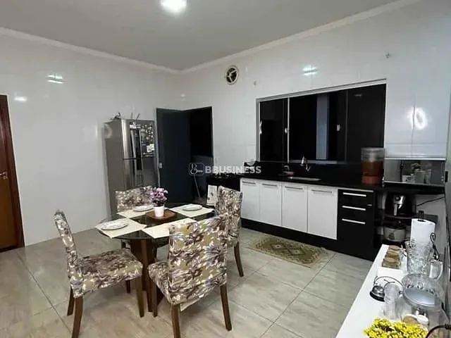 Casa com 217m² 4 quartos e 2 banheiros, à venda, no bairro Centro em Tatuí