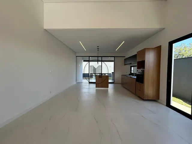 Casa 3 quartos e 4 banheiros, à venda, no bairro Loteamento Residencial Fazenda Casa Grande em Taubaté