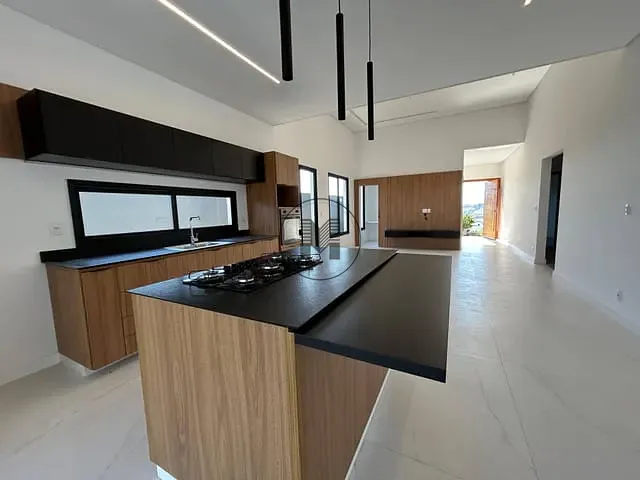 Casa 3 quartos e 4 banheiros, à venda, no bairro Loteamento Residencial Fazenda Casa Grande em Taubaté