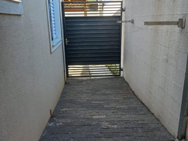 Casa 3 quartos e 3 banheiros, à venda, no bairro Jardim Cristina em Pindamonhangaba