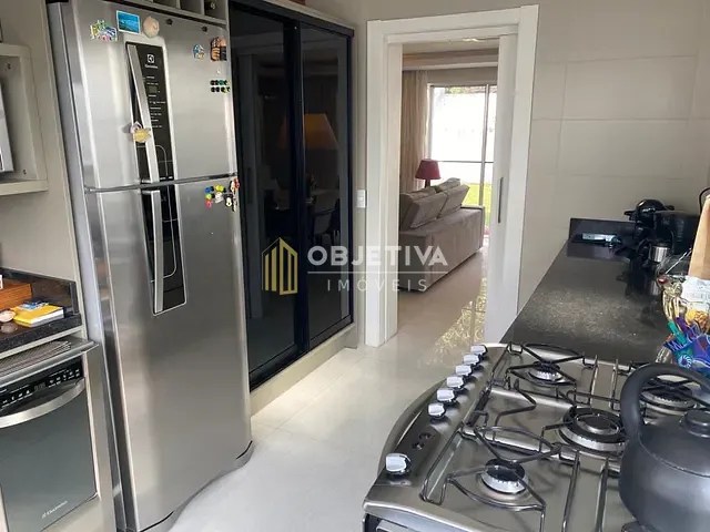 Casa 3 quartos e 5 banheiros, à venda, no bairro Lomba do Pinheiro em Porto Alegre