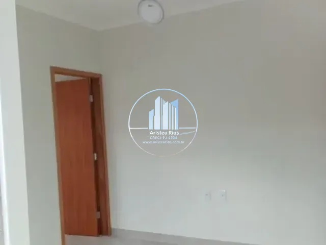 Casa com 100m² 2 quartos e 1 banheiro, à venda, no bairro Parque Real em Pouso Alegre