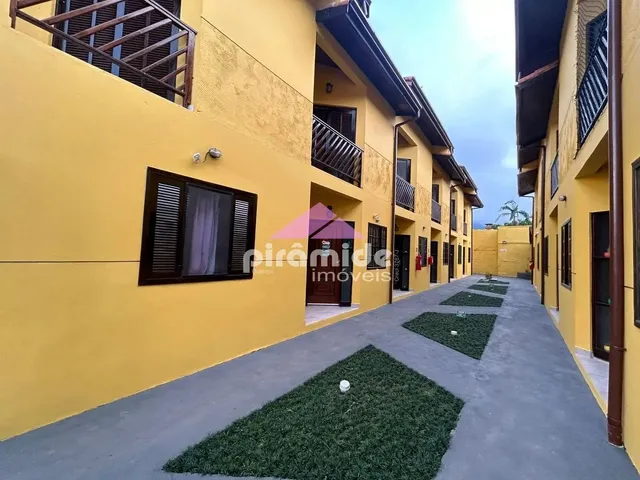 Casa com 560m² 2 quartos e 2 banheiros, à venda, no bairro Praia Maranduba em Ubatuba