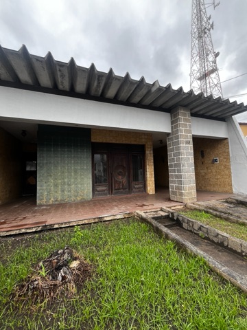 Casa com 632m² 5 quartos e 4 banheiros, à venda, no bairro Centro em Campos dos Goytacazes