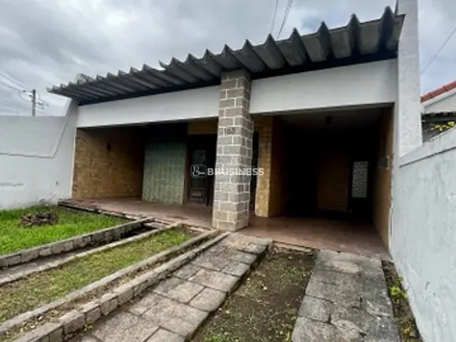 Casa com 632m² 5 quartos e 4 banheiros, à venda, no bairro Centro em Campos dos Goytacazes