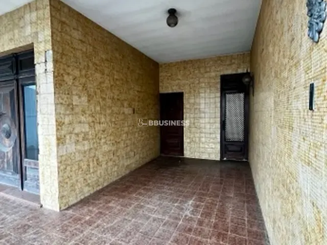 Casa com 632m² 5 quartos e 4 banheiros, à venda, no bairro Centro em Campos dos Goytacazes