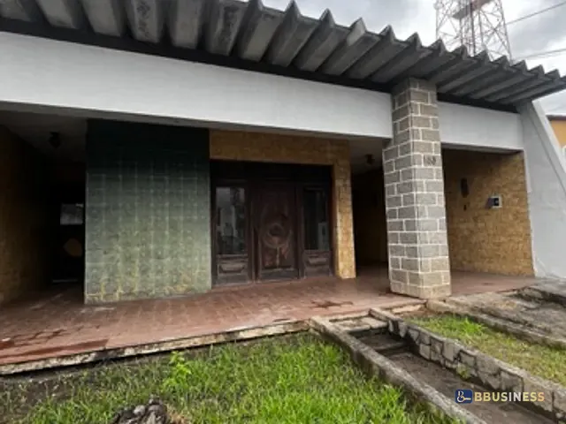 Casa com 632m² 5 quartos e 4 banheiros, à venda, no bairro Centro em Campos dos Goytacazes