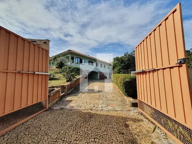 Casa com 4000m² 5 quartos e 2 banheiros, à venda, no bairro Chácara Malota em Jundiaí