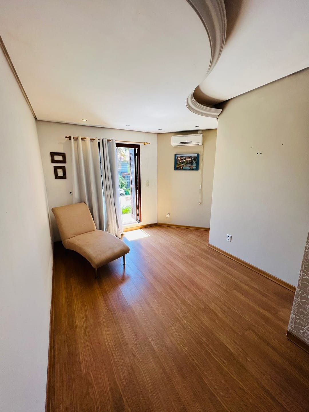 Casa à venda na Santa Terezinha, Três Vendas: 154 m², 2 quartos, armários planejados e área de lazer completa com piscina e churrasqueira..
